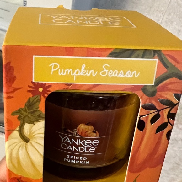 NWT Yankee Candle 3 Mini Candle Pumpkin Season - Picture 2 of 9